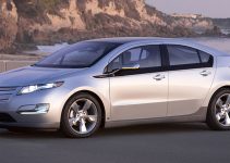 GM’s Chevy Volt Vs. Nissan Leaf: The Mass-Market Electric Vehicle Wars Begin