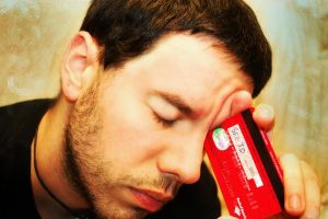 Should you Use Credit Card Auto-Pay? Here are 3 Reasons I Don’t.